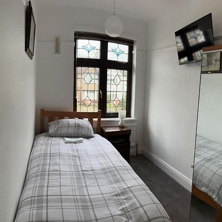 Amazing And Romantic O2 Arena 4 Bedrooms House Free Parking London Exterior photo