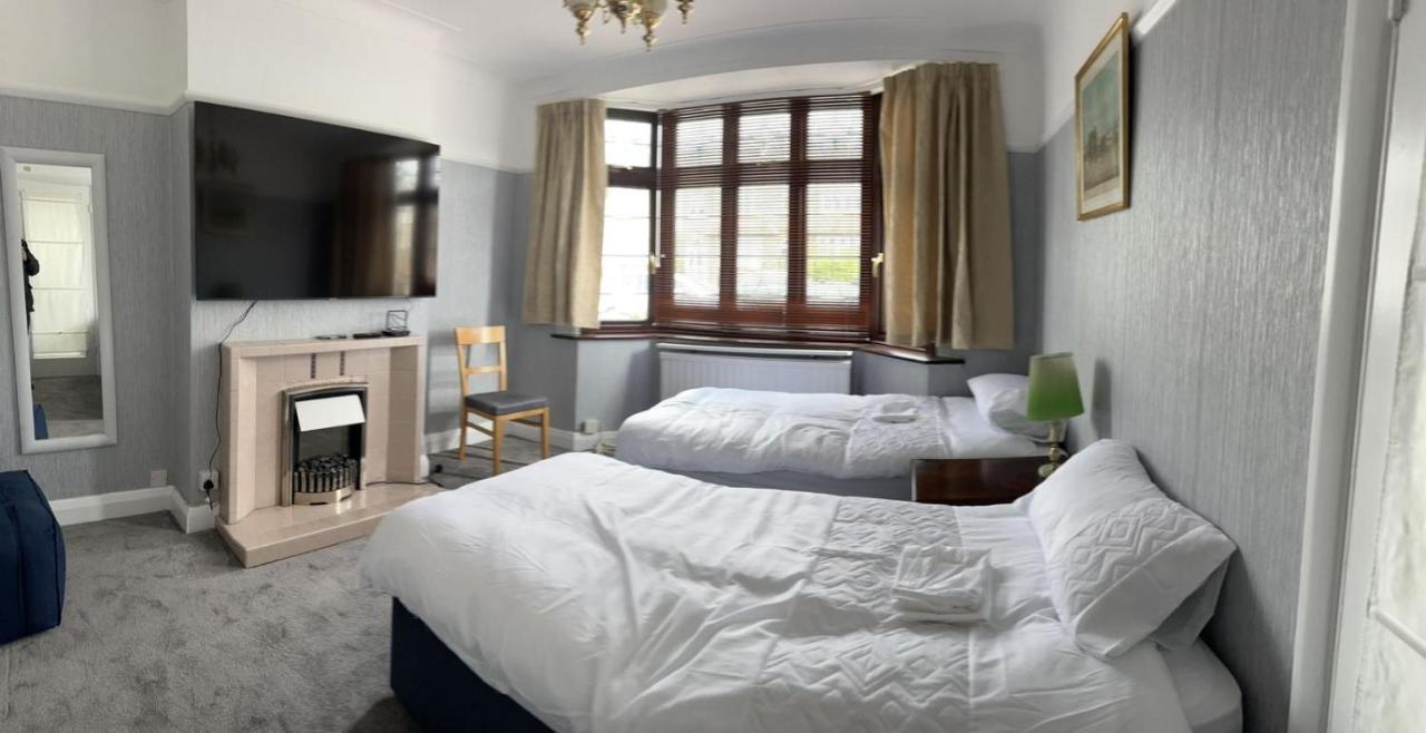 Amazing And Romantic O2 Arena 4 Bedrooms House Free Parking London Exterior photo