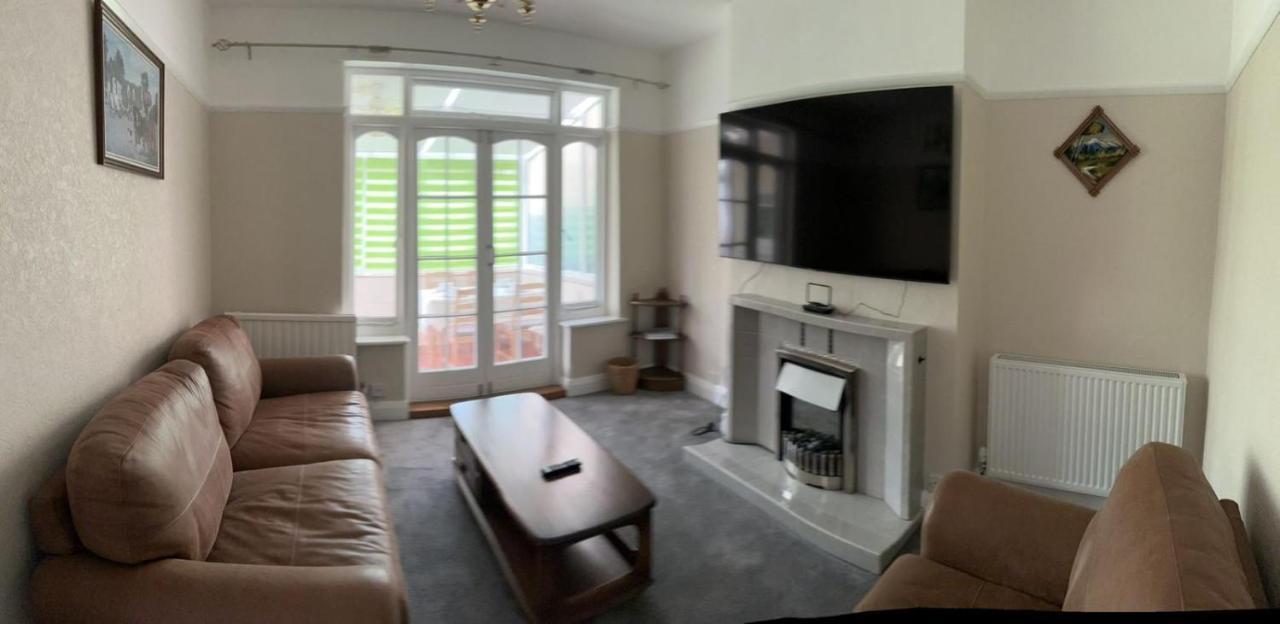 Amazing And Romantic O2 Arena 4 Bedrooms House Free Parking London Exterior photo